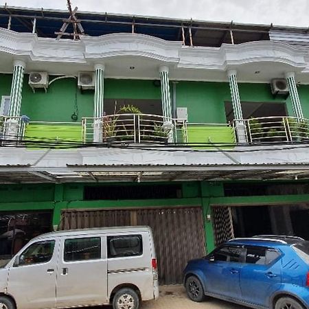红多兹Plus酒店-近巴厘巴板西罗亚医院 外观 照片